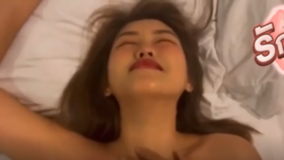 คลิปหลุด ทางบ้าน เด้าหีเเฟนเพื่อนคาบ้านโครตฟินนอนไห้เด้าหีเสียวๆเลยไม่ดื้อเย็ดจนหีแฉะหมดแล้ว